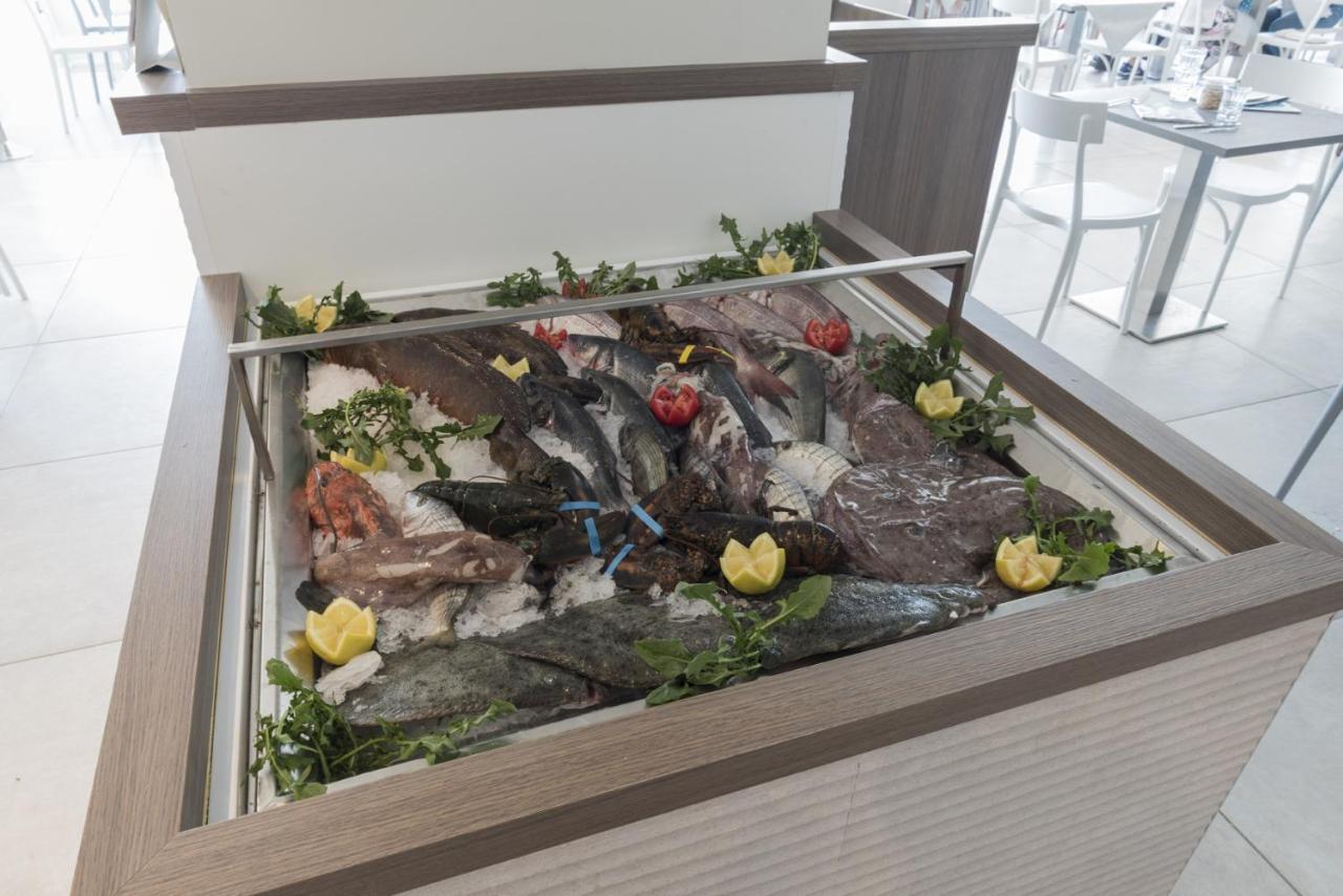Hotel Ristorante Centosedici 테라치나 외부 사진